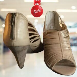 New Peep Toe Sandals Sz 10